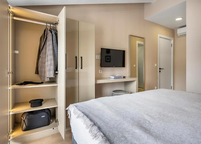 Ciragan Bosphorus * イスタンブール